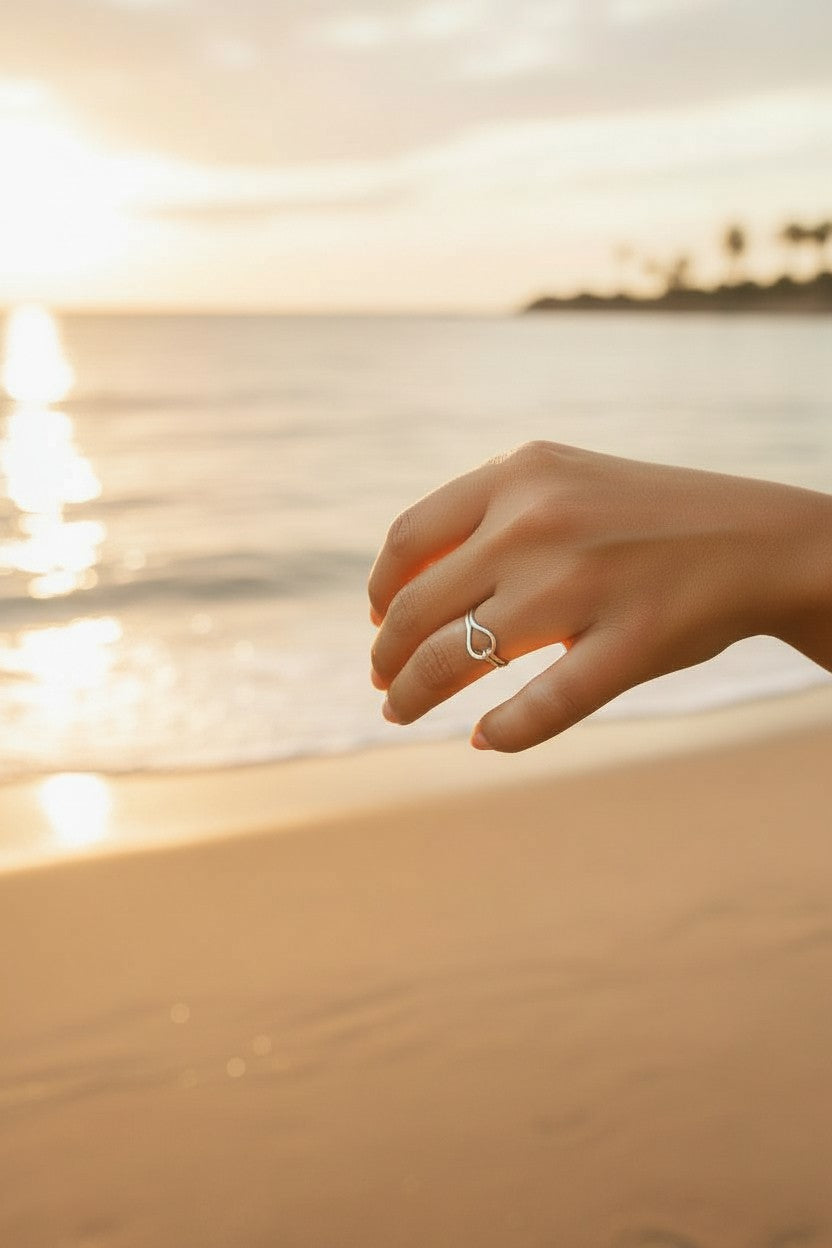 The Tides Minimalist Knot Ring