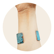 Load image into Gallery viewer, Antique Copper Scalloped Cuff Bracelet
