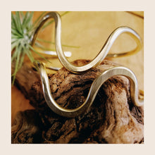 Load image into Gallery viewer, Una Wave Bold Cuff Bracelet
