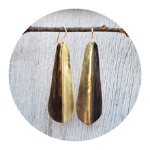 Load image into Gallery viewer, Scalloped Patina Earrings Brass

